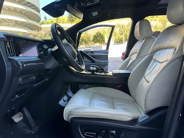 Фото 9 - GAC Trumpchi M8