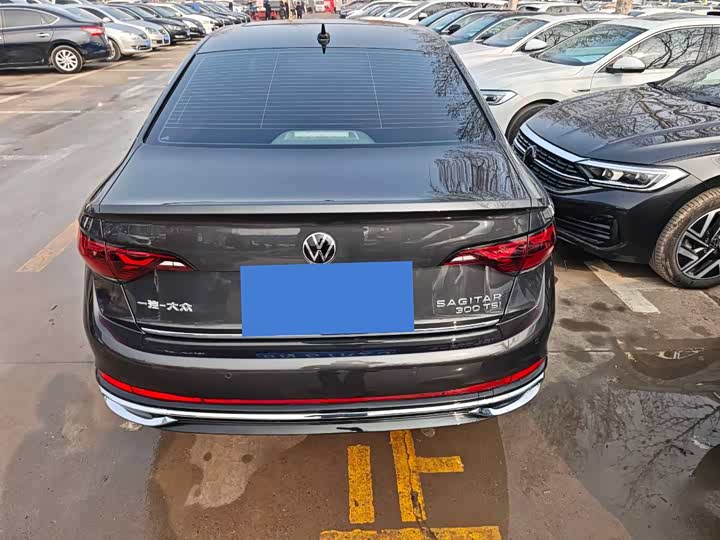 Фото 8 - Volkswagen Sagitar L