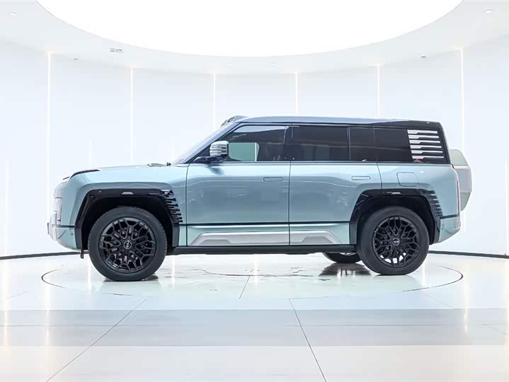 Фото 2 - BYD Yangwang U8