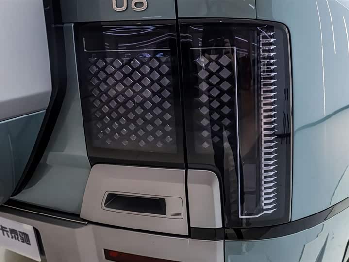 Фото 4 - BYD Yangwang U8