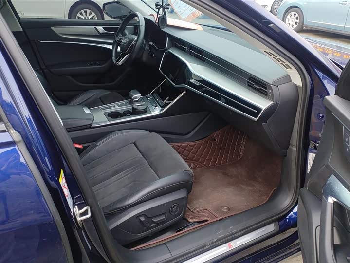 Фото 8 - Audi A6