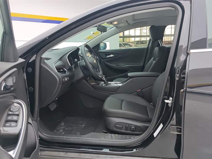 Фото 9 - Chevrolet Malibu XL