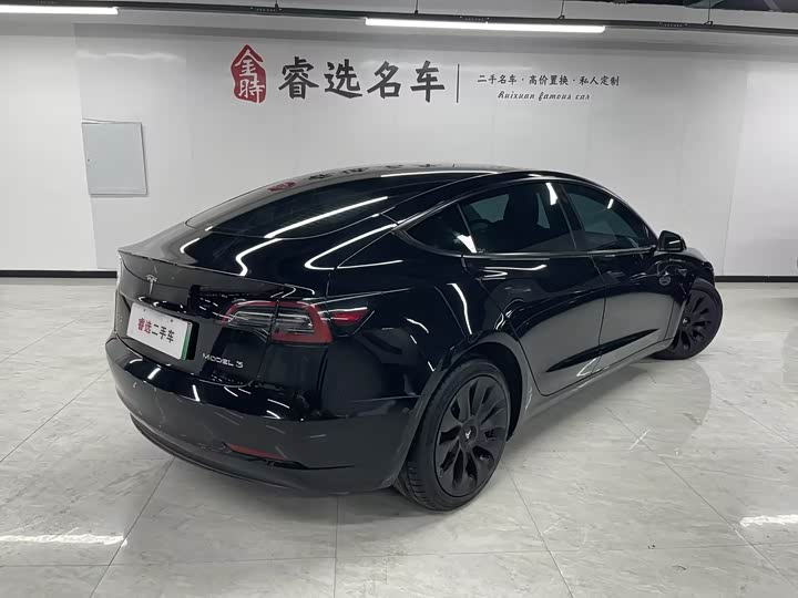 Фото 4 - Tesla Model 3
