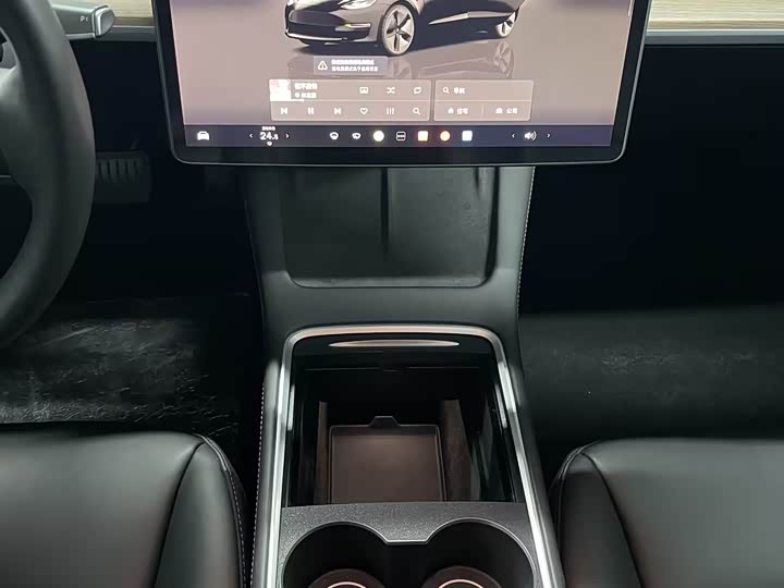 Фото 7 - Tesla Model 3