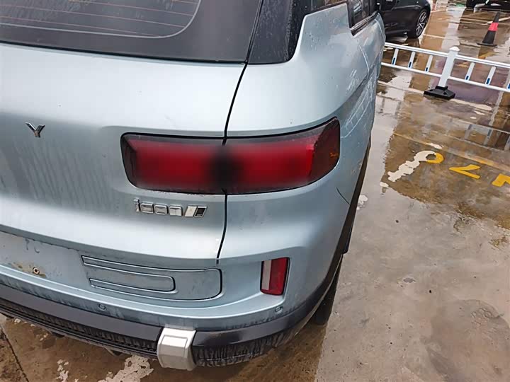 Фото 8 - Geely Icon