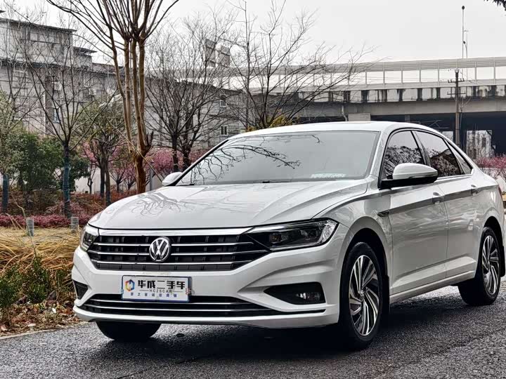 Фото 1 - Volkswagen Sagitar L