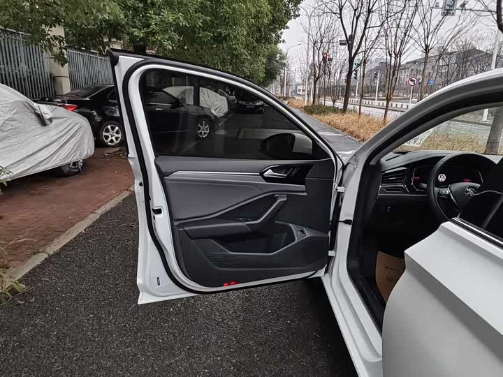 Фото 9 - Volkswagen Sagitar L