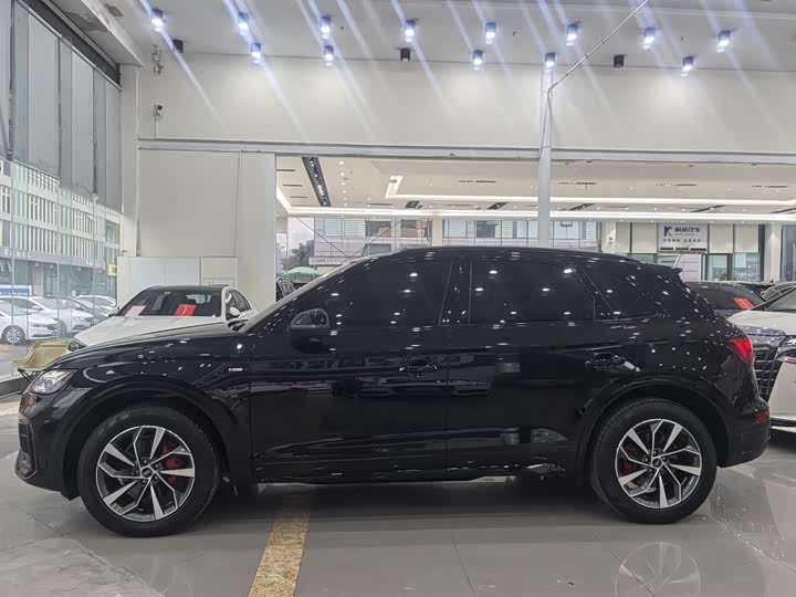 Фото 7 - Audi Q5L