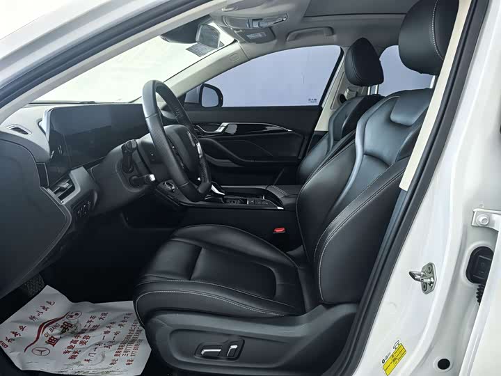 Фото 4 - Bestune B70