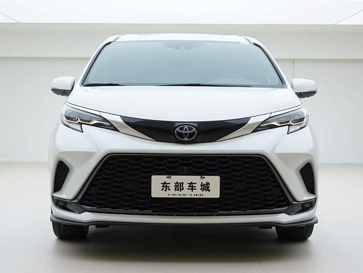 Фото 2 - Toyota Granvia