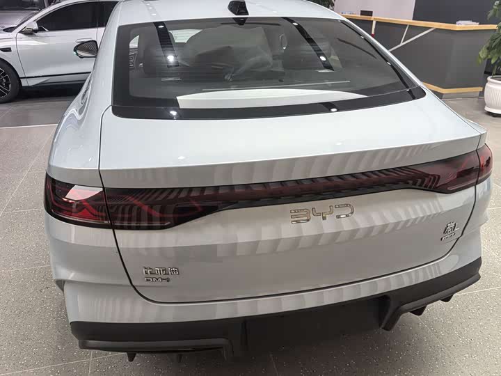 Фото 8 - BYD Qin L