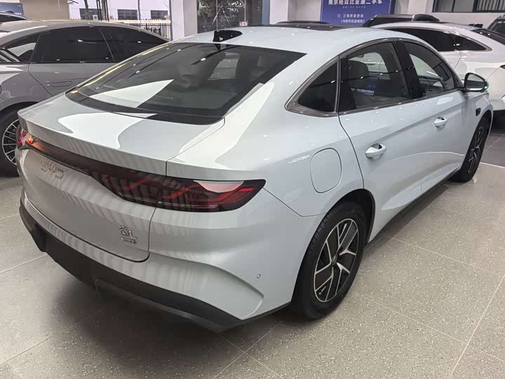 Фото 9 - BYD Qin L