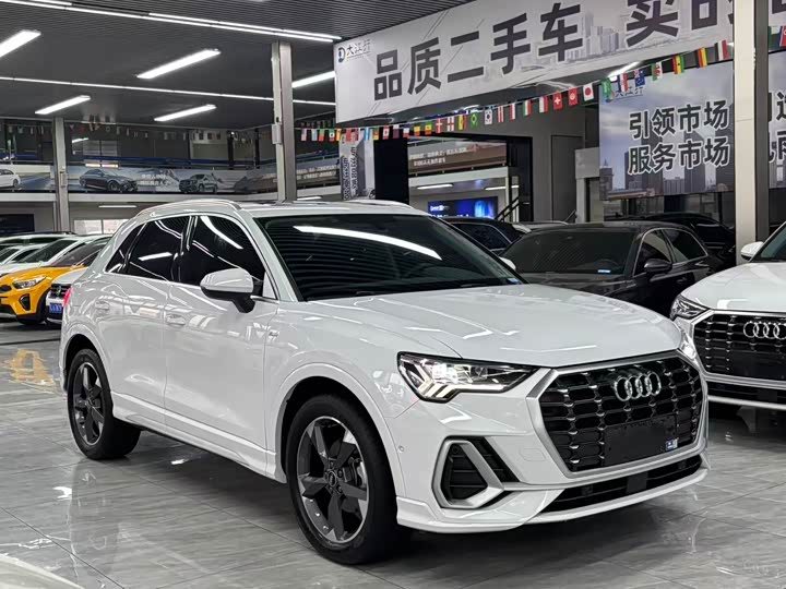 Фото 4 - Audi Q3