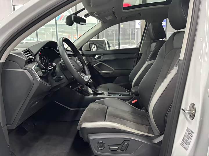 Фото 6 - Audi Q3