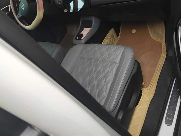 Фото 8 - Leapmotor T03