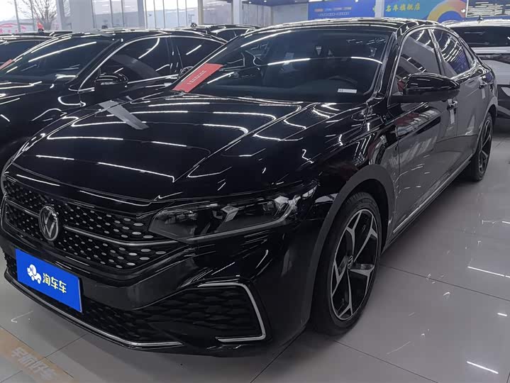 Фото 1 - Volkswagen Passat