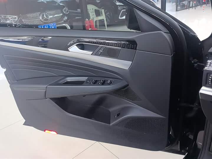 Фото 7 - Volkswagen Passat