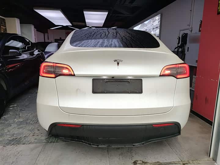 Фото 6 - Tesla Model Y
