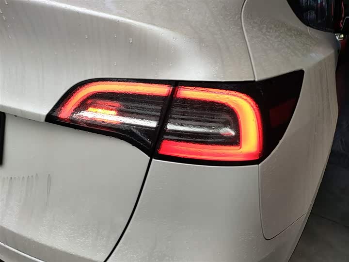 Фото 8 - Tesla Model Y