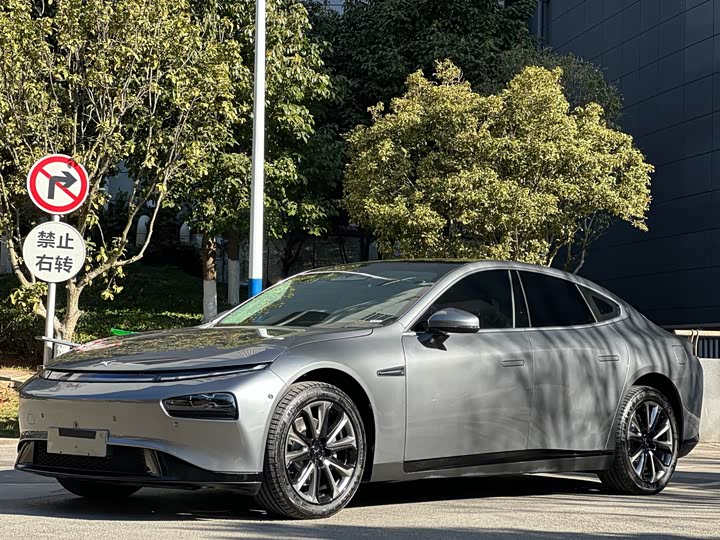 Фото 1 - XPeng P7