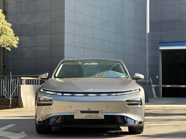 Фото 3 - XPeng P7