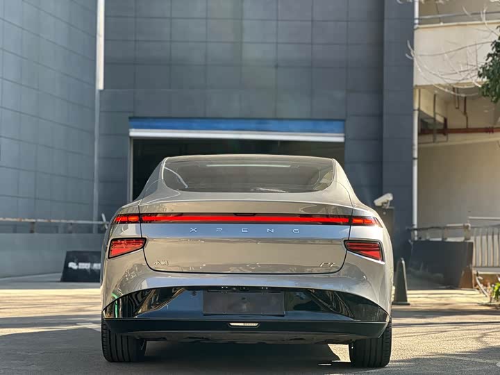 Фото 4 - XPeng P7