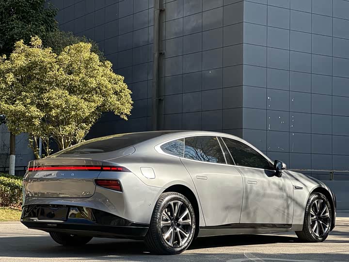 Фото 6 - XPeng P7