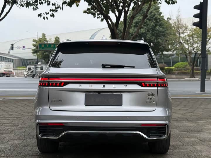 Фото 8 - Geely Monjaro