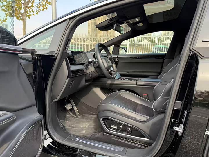 Фото 4 - HiPhi X