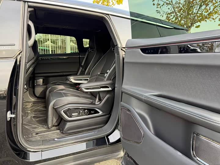 Фото 5 - HiPhi X