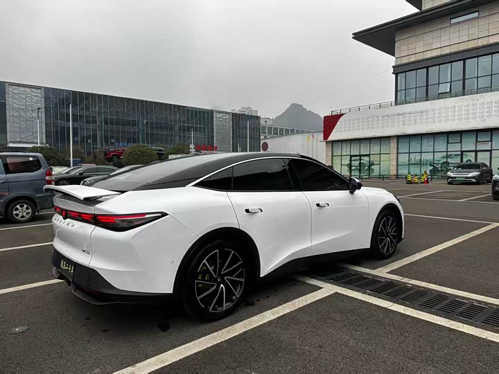 Фото 9 - BAIC Arcfox Alpha S5