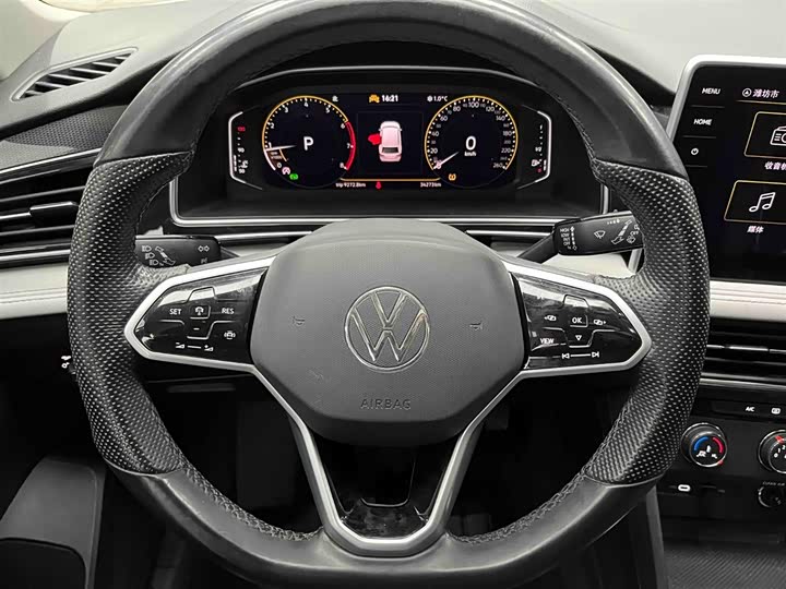 Фото 3 - Volkswagen Tiguan L Pro