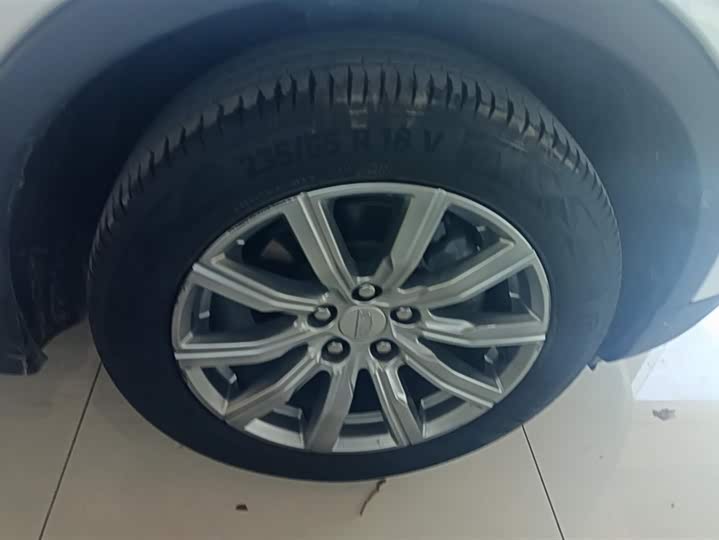 Фото 6 - Cadillac XT4