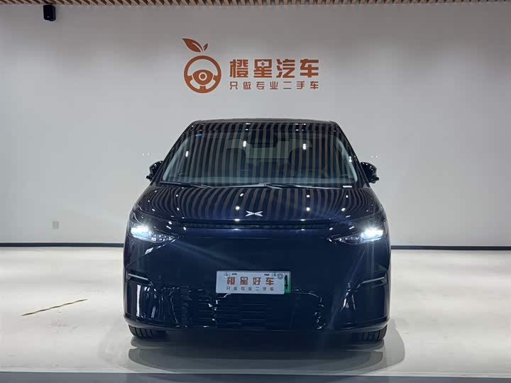 Фото 2 - XPeng X9