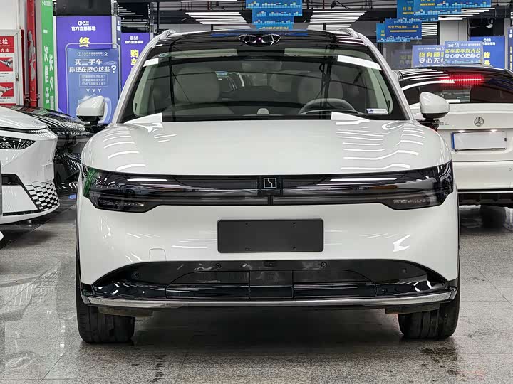 Фото 2 - Zeekr 7X