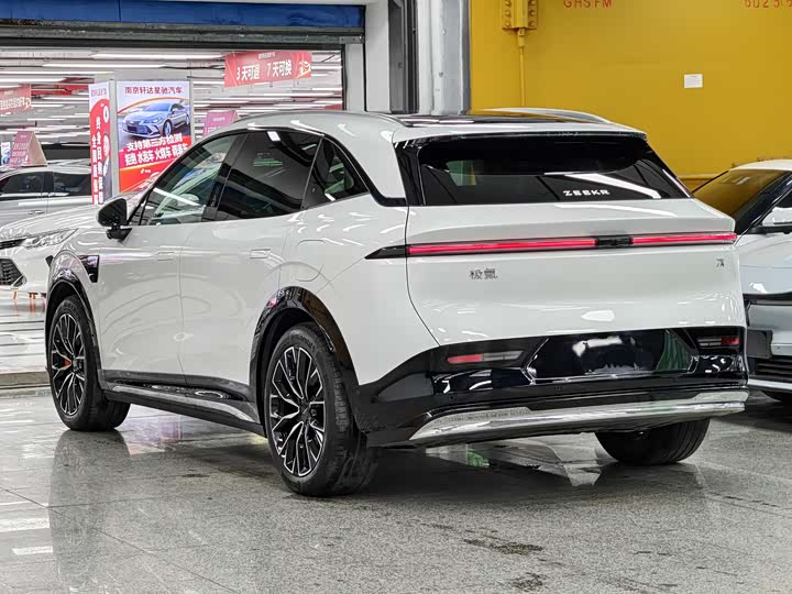 Фото 4 - Zeekr 7X