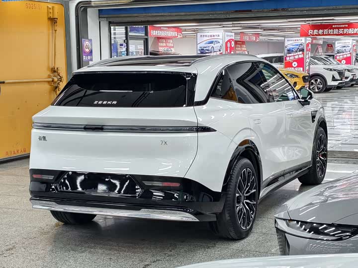 Фото 6 - Zeekr 7X