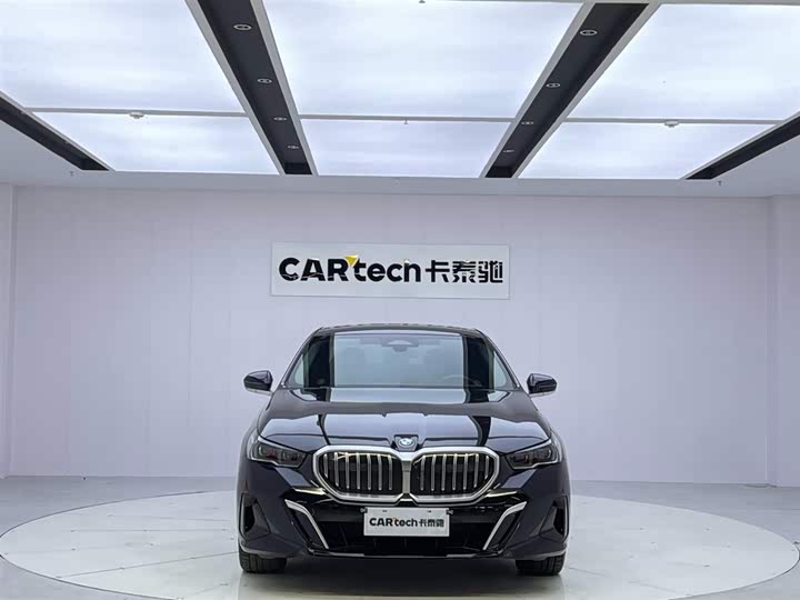 Фото 8 - BMW 5 Series