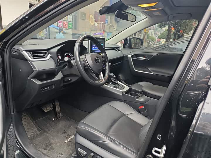 Фото 4 - Toyota Wildlander