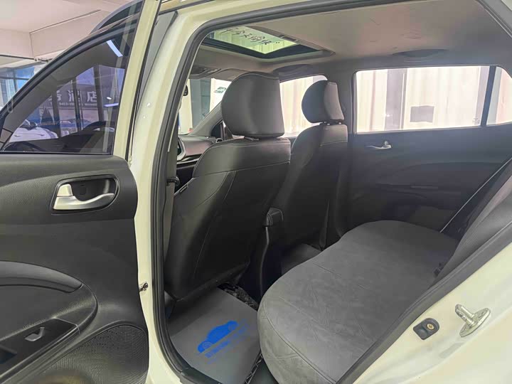 Фото 8 - Kia KX1