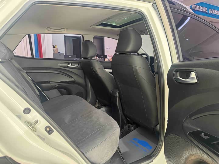 Фото 9 - Kia KX1