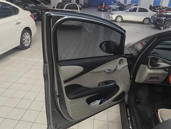 Фото 7 - BYD Dolphin