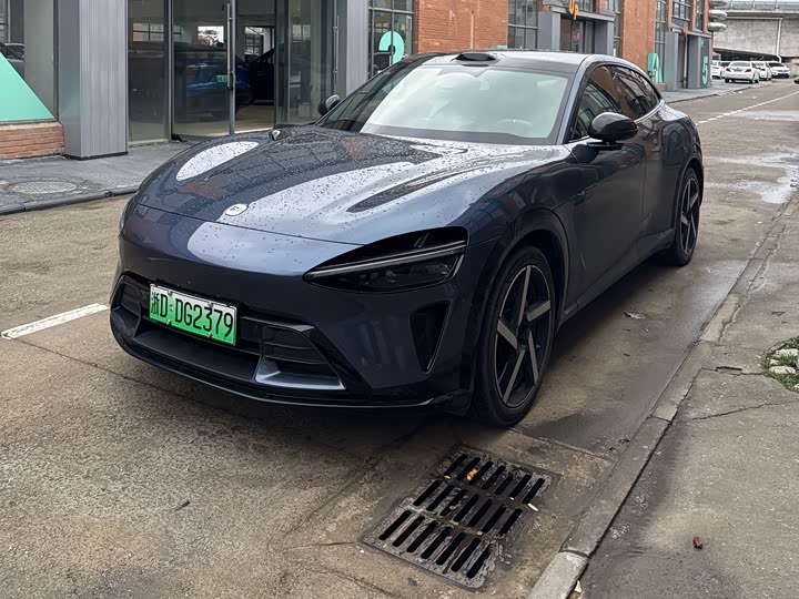 Фото 1 - Xiaomi YU7