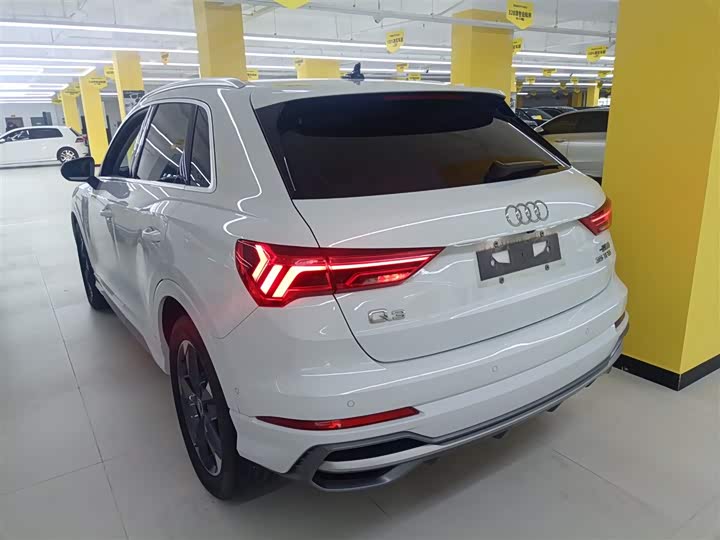 Фото 5 - Audi Q3