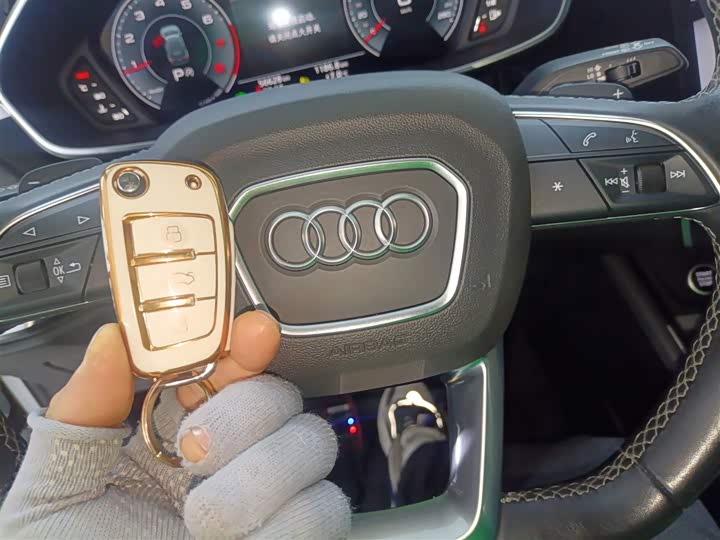 Фото 9 - Audi Q3