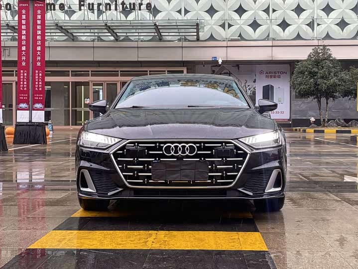 Фото 2 - Audi A7L