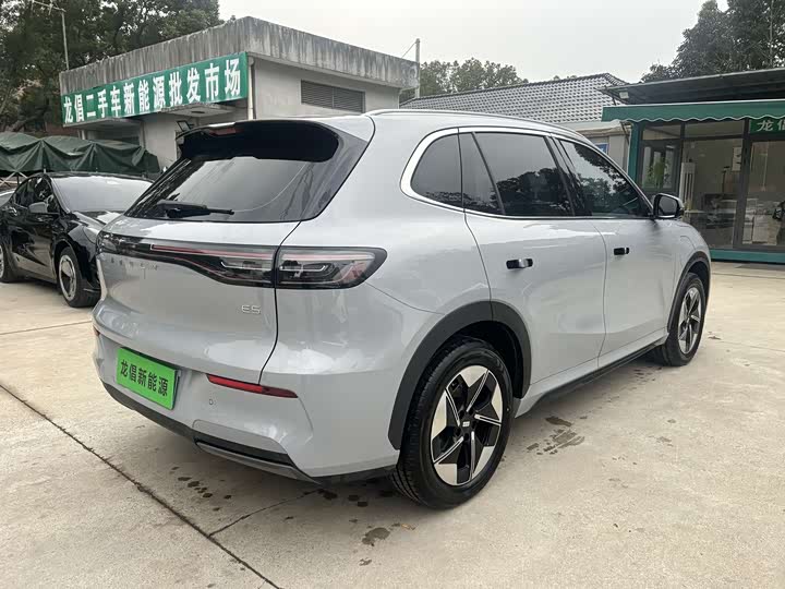 Фото 8 - Geely Galaxy E5