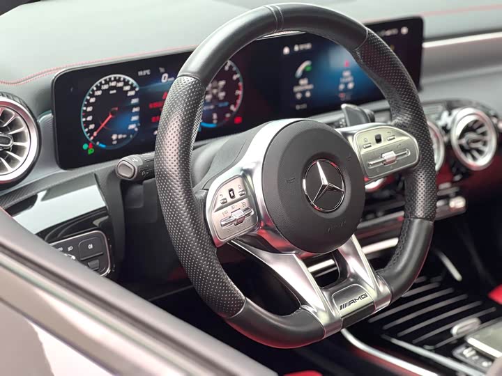 Фото 7 - Mercedes-Benz A-Class AMG