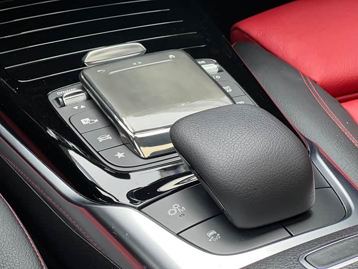 Фото 9 - Mercedes-Benz A-Class AMG