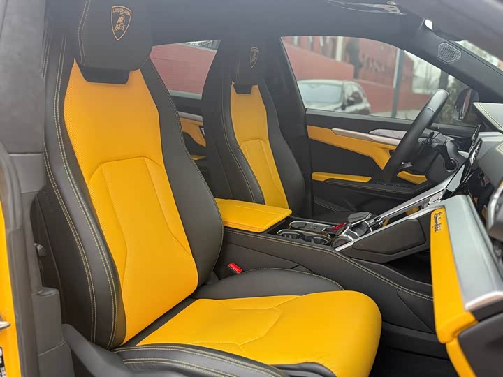 Фото 6 - Lamborghini Urus